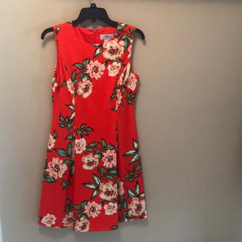 Sleeveless dress